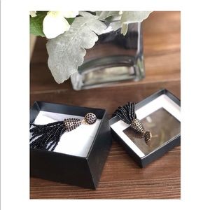 **𝐒𝐎𝐋𝐃** Beaded tassel earrings